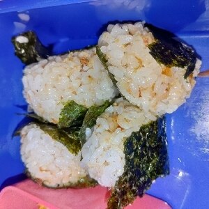 お弁当に♪「おかか×マヨネーズのおにぎり♪」